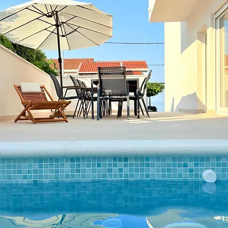 Agava Mutogras Villa